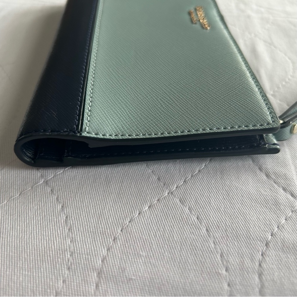 Kate Spade Spencer Continental Wristlet Frosted Spearmint EUC - Picture 4 of 11